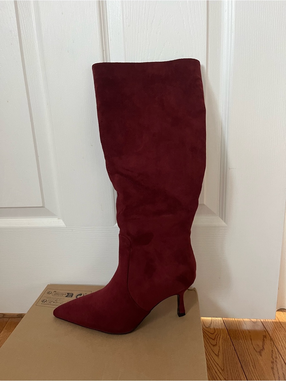 NWOT Burgundy boots